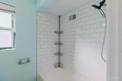 Bath - 1429 Covedale Ave, Cincinnati, OH 45238 photo 2 of 3