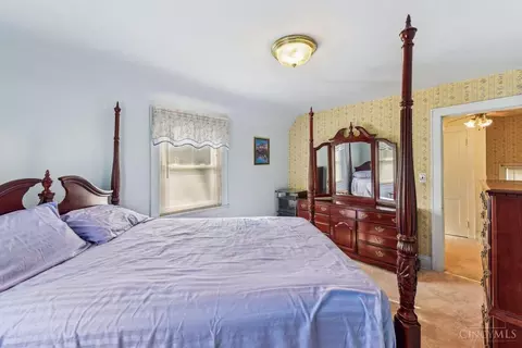 Bedroom - 2197 Crane Ave, Cincinnati, OH 45207 photo 4 of 7