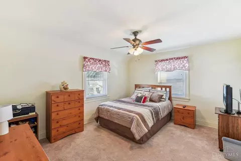 Bedroom - 2197 Crane Ave, Cincinnati, OH 45207 photo 5 of 7