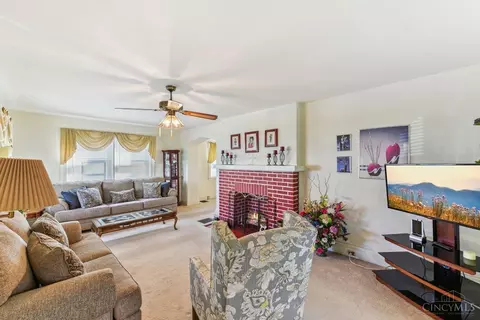 Living - 2197 Crane Ave, Cincinnati, OH 45207 photo 2 of 2