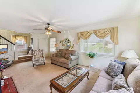 Living - 2197 Crane Ave, Cincinnati, OH 45207 photo 1 of 2