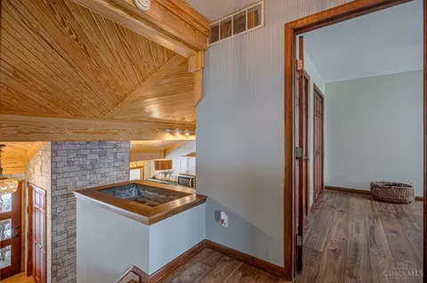 Entry Way - 7674 Briargreen Ln, Cincinnati, OH 45248 photo 1 of 5