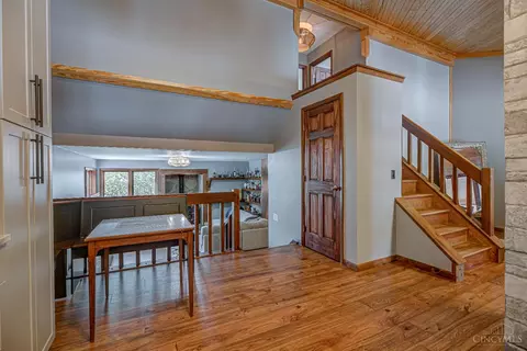 Entry Way - 7674 Briargreen Ln, Cincinnati, OH 45248 photo 3 of 5