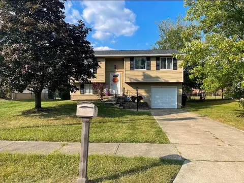 1450 Summe Dr, Mount Healthy, OH 45231