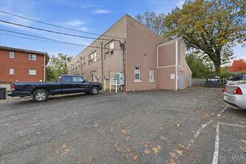 Exterior - 1636 Summit Rd, Cincinnati, OH 45237 photo 3 of 3