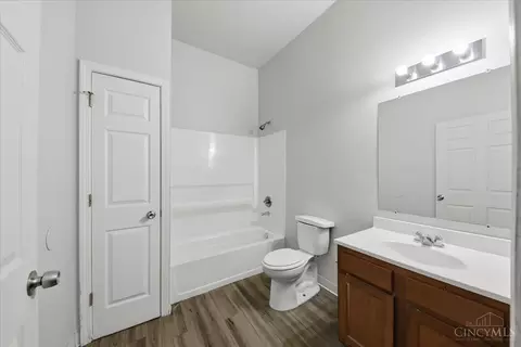 Bath - 1636 Summit Rd, Cincinnati, OH 45237 photo 2 of 2