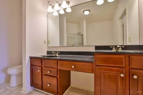 Bath - 7589 Skyview Cir, Cincinnati, OH 45248 photo 2 of 5