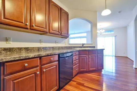 Kitchen - 7589 Skyview Cir, Cincinnati, OH 45248 photo 3 of 3