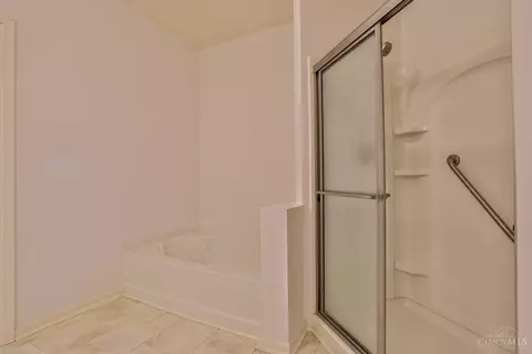Bath - 7589 Skyview Cir, Cincinnati, OH 45248 photo 3 of 5