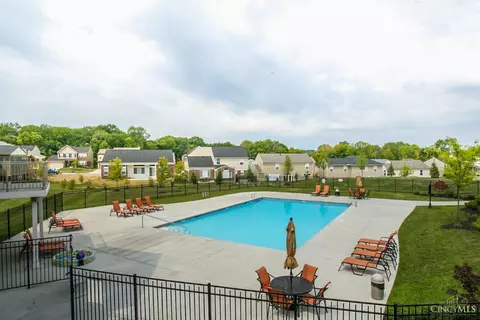 Exterior - 7589 Skyview Cir, Cincinnati, OH 45248 photo 6 of 7