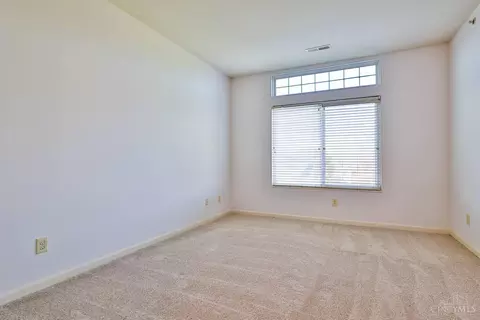 Bedroom - 7589 Skyview Cir, Cincinnati, OH 45248 photo 1 of 2