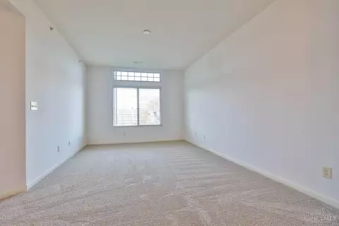 Living - 7589 Skyview Cir, Cincinnati, OH 45248 photo 7 of 8