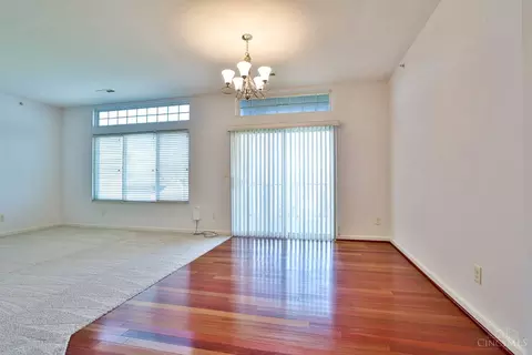 Living - 7589 Skyview Cir, Cincinnati, OH 45248 photo 5 of 8