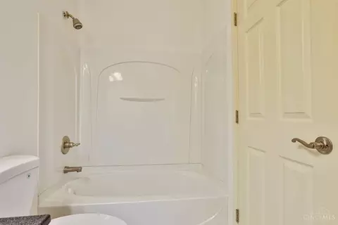 Bath - 7589 Skyview Cir, Cincinnati, OH 45248 photo 5 of 5