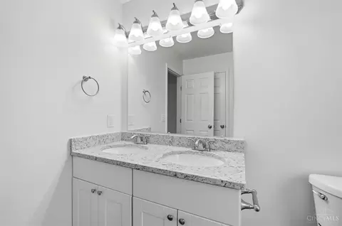 Bath - 532 Sugar Maple Ct, Cincinnati, OH 45255 photo 4 of 10