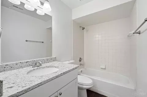 Bath - 532 Sugar Maple Ct, Cincinnati, OH 45255 photo 6 of 10