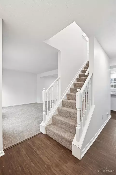 Entry Way - 532 Sugar Maple Ct, Cincinnati, OH 45255 photo 3 of 4