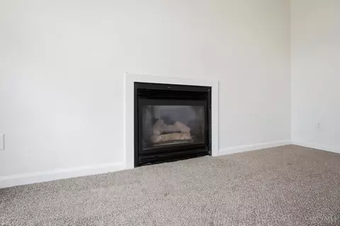 Living - 532 Sugar Maple Ct, Cincinnati, OH 45255 photo 5 of 8