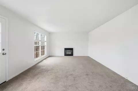 Living - 532 Sugar Maple Ct, Cincinnati, OH 45255 photo 1 of 8