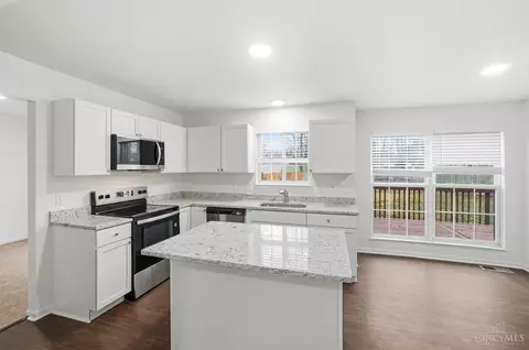Kitchen - 532 Sugar Maple Ct, Cincinnati, OH 45255 photo 1 of 8