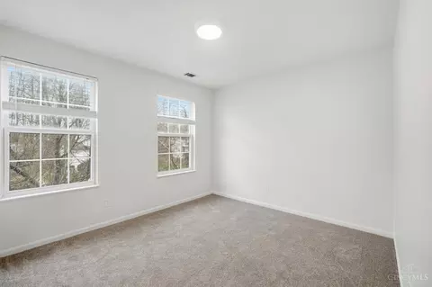 Bedroom - 532 Sugar Maple Ct, Cincinnati, OH 45255 photo 6 of 8