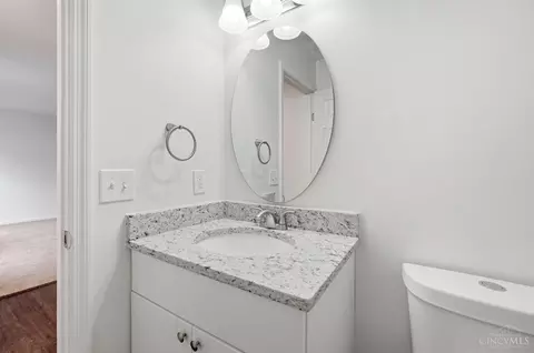 Bath - 532 Sugar Maple Ct, Cincinnati, OH 45255 photo 2 of 10