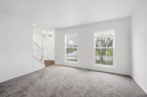 Living - 532 Sugar Maple Ct, Cincinnati, OH 45255 photo 7 of 8