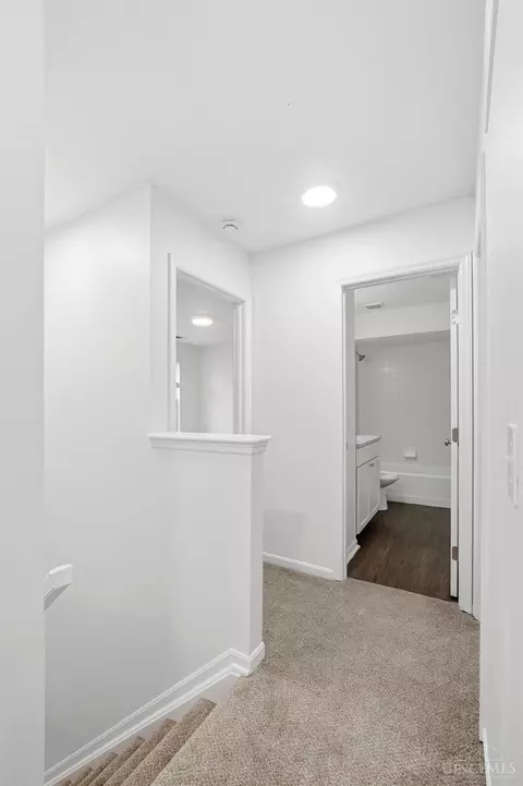 Entry Way - 532 Sugar Maple Ct, Cincinnati, OH 45255 photo 4 of 4