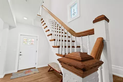 Entry Way - 4714 Castle Pl, Cincinnati, OH 45227 photo 4 of 5