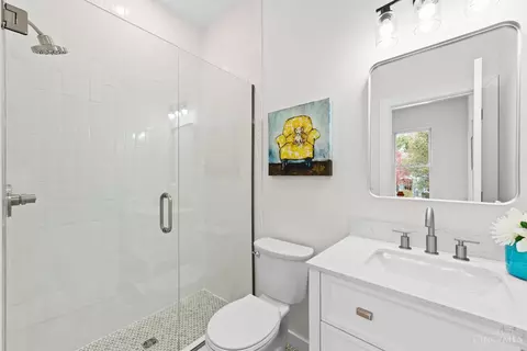 Bath - 4714 Castle Pl, Cincinnati, OH 45227 photo 2 of 3