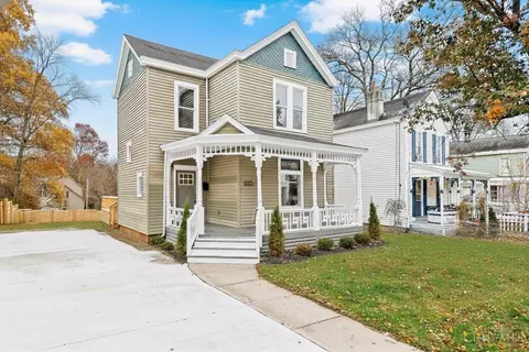 4714 Castle Pl, Cincinnati, OH 45227