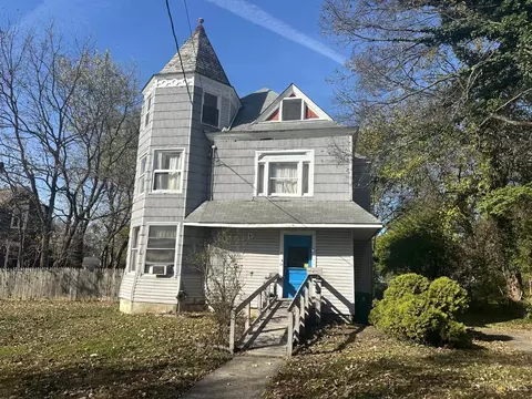 170 Wildwood St, Cincinnati, OH 45216