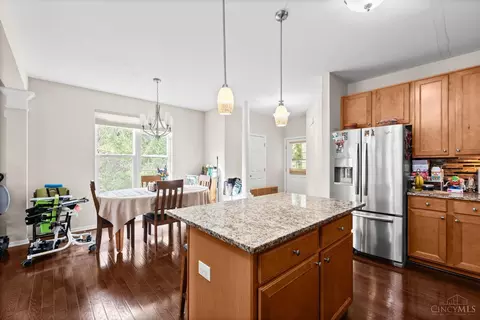 Kitchen - 1037 Lost Xing, Cincinnati, OH 45231 photo 2 of 2