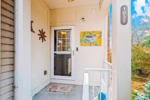 Exterior - 1037 Lost Xing, Cincinnati, OH 45231 photo 2 of 9