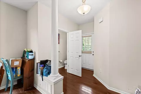 Entry Way - 1037 Lost Xing, Cincinnati, OH 45231 photo 1 of 4