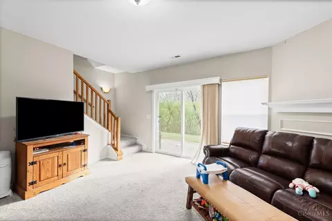 Living - 1037 Lost Xing, Cincinnati, OH 45231 photo 2 of 2