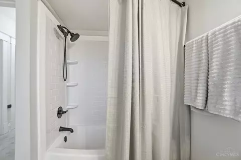 Bath - 5524 Lester Rd, Cincinnati, OH 45213 photo 5 of 7