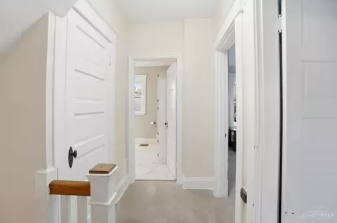 Entry Way - 5524 Lester Rd, Cincinnati, OH 45213 photo 8 of 8