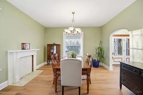 Dining - 5524 Lester Rd, Cincinnati, OH 45213 photo 2 of 3
