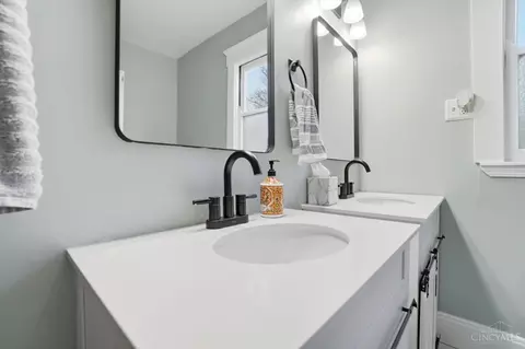 Bath - 5524 Lester Rd, Cincinnati, OH 45213 photo 4 of 7