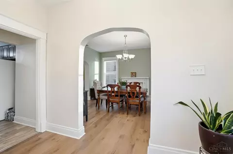 Entry Way - 5524 Lester Rd, Cincinnati, OH 45213 photo 4 of 8