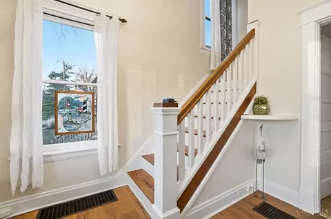 Entry Way - 5524 Lester Rd, Cincinnati, OH 45213 photo 6 of 8