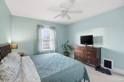 Bedroom - 5524 Lester Rd, Cincinnati, OH 45213 photo 3 of 6