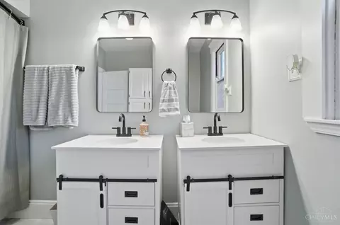 Bath - 5524 Lester Rd, Cincinnati, OH 45213 photo 3 of 7