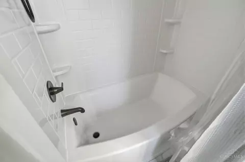 Bath - 5524 Lester Rd, Cincinnati, OH 45213 photo 6 of 7