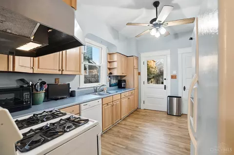 Kitchen - 5524 Lester Rd, Cincinnati, OH 45213 photo 3 of 4