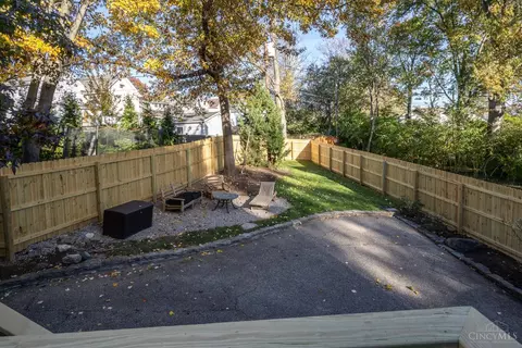 Exterior - 3918 Eileen Dr, Cincinnati, OH 45209 photo 6 of 11