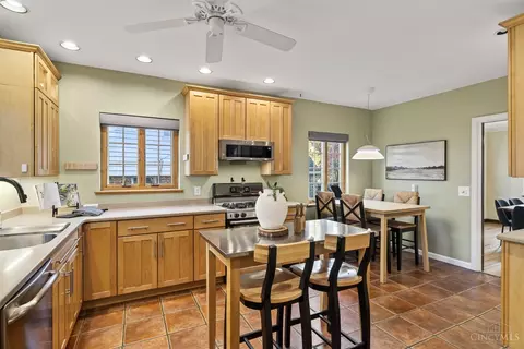 Kitchen - 3918 Eileen Dr, Cincinnati, OH 45209 photo 2 of 4