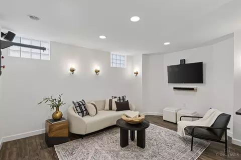 Living - 3918 Eileen Dr, Cincinnati, OH 45209 photo 2 of 5
