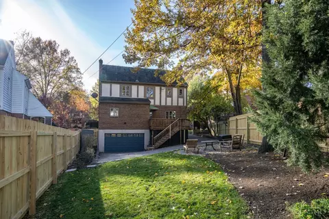 Exterior - 3918 Eileen Dr, Cincinnati, OH 45209 photo 5 of 11